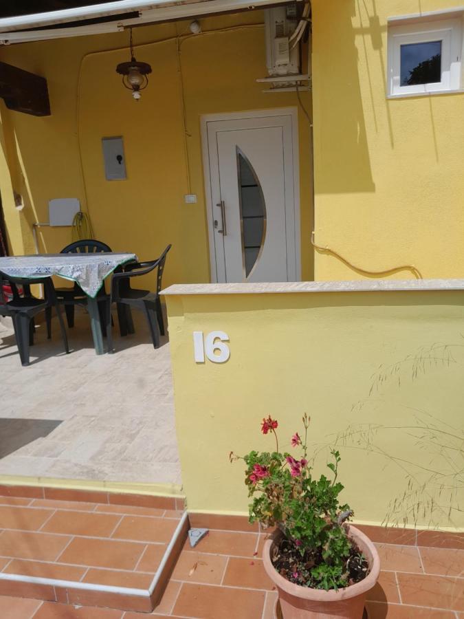 皮昂比诺Casa Vicino Al Mare别墅 外观 照片
